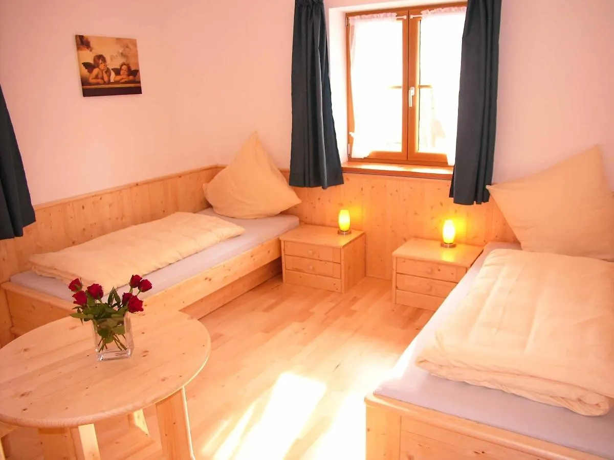 Apartment Gaestehaus Weissenbauer Lenggries
